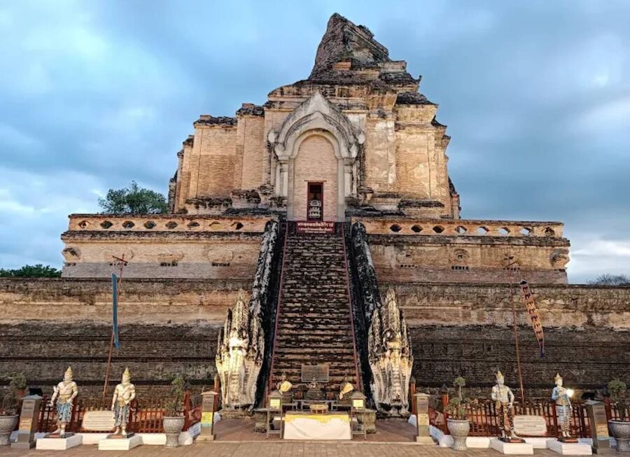 古城街巷与寺庙